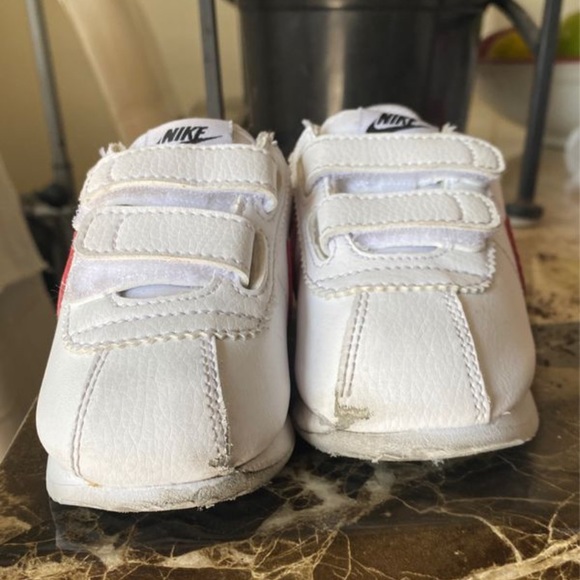 Baby Nike shoes - Picture 2 of 2